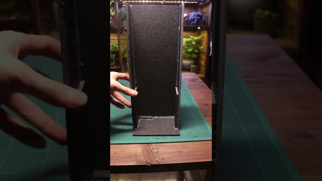 Waterfall-made-from-glass-panels-aquascape-diy-