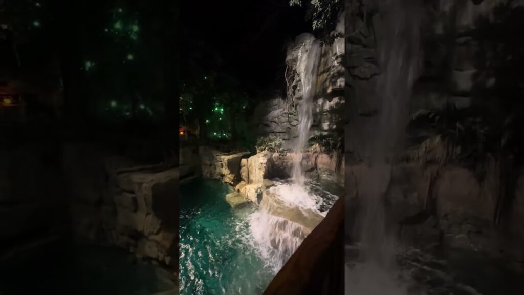 Beautiful-Waterfall-Wonders-Of-Wildlife-Aquarium-A-Must-Visit-Springfield-MO-Cool-Theming